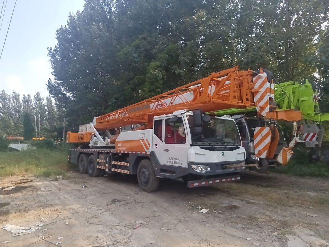 Crane à roues usité sur mesure avec un rayon de rotation minimum de 10,5 m