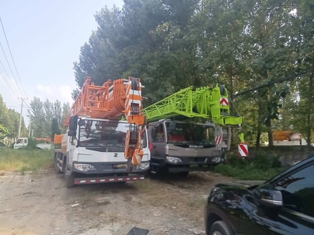 Crane à roues usité sur mesure avec un rayon de rotation minimum de 10,5 m
