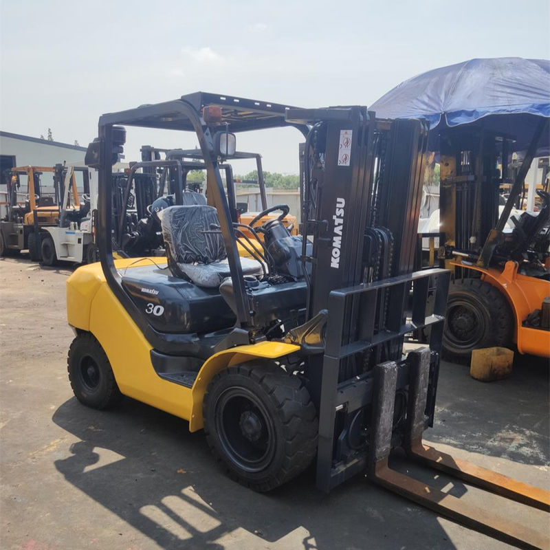 Meilleur vendeur 3 tonnes Komatsu chariot élévateur à fourche d'embrayage automatique diesel utilisé pour usine de fabrication