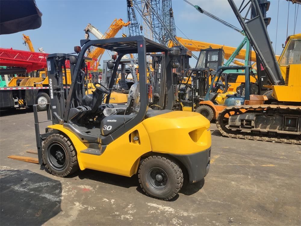 Meilleur vendeur 3 tonnes Komatsu chariot élévateur à fourche d'embrayage automatique diesel utilisé pour usine de fabrication