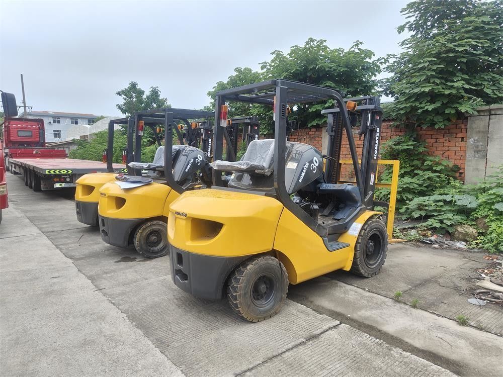 Meilleur vendeur 3 tonnes Komatsu chariot élévateur à fourche d'embrayage automatique diesel utilisé pour usine de fabrication