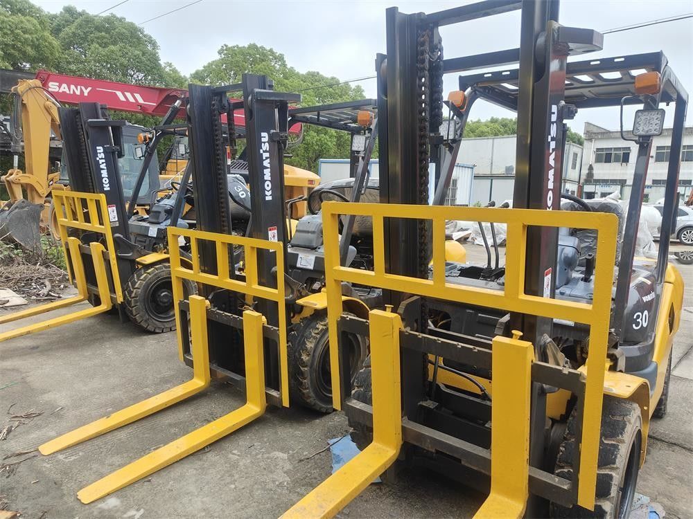Meilleur vendeur 3 tonnes Komatsu chariot élévateur à fourche d'embrayage automatique diesel utilisé pour usine de fabrication