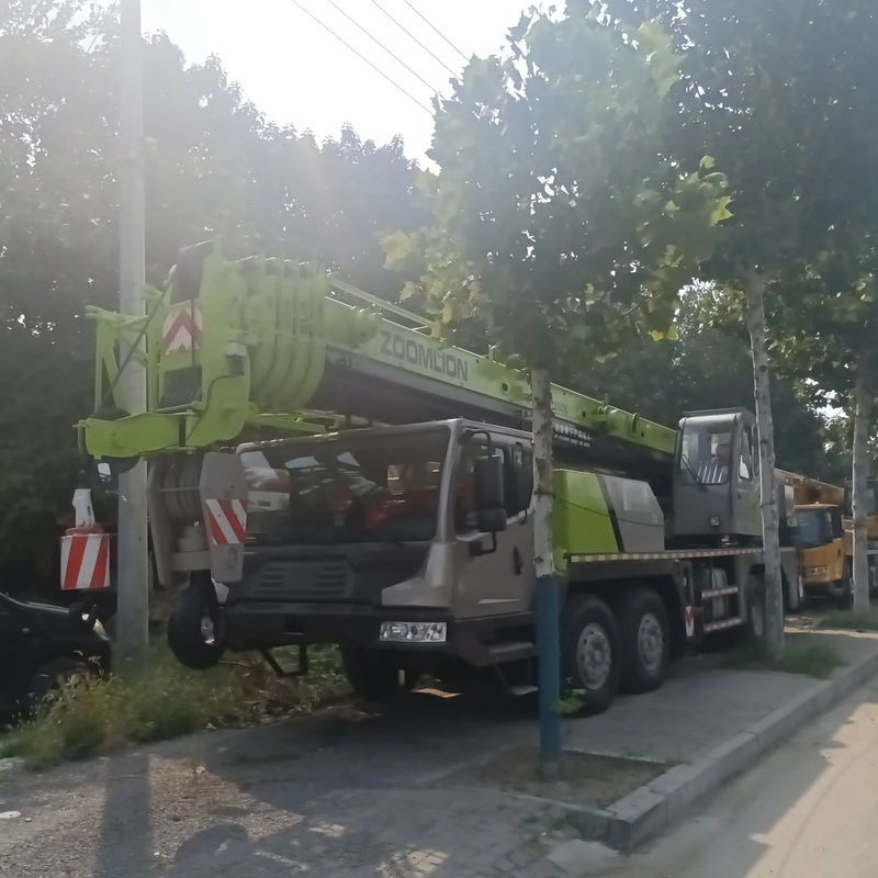 Cranes d'occasion de 50 tonnes avec une hauteur de levage maximale de 25 m par Zoomlion