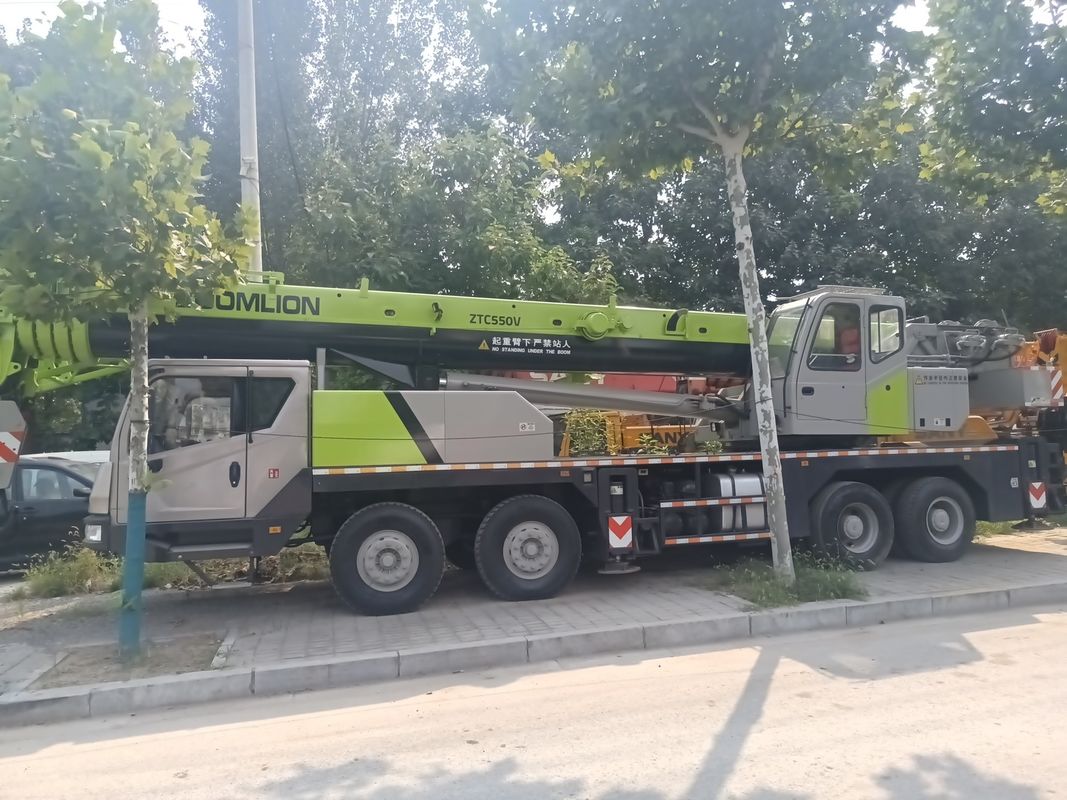Cranes d'occasion de 50 tonnes avec une hauteur de levage maximale de 25 m par Zoomlion