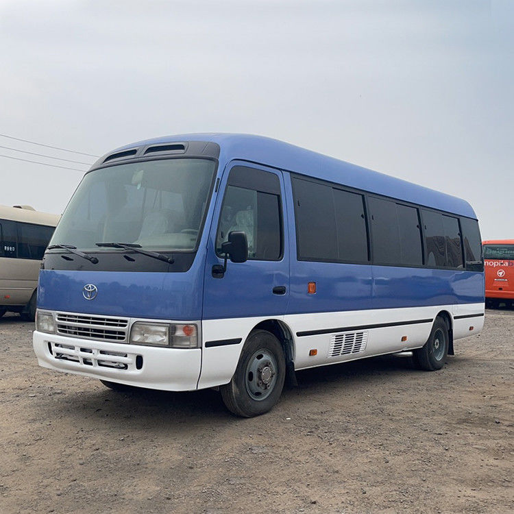 Exigence du client Acheter un Toyota Coaster Bus d'occasion avec 30 sièges et le volant à gauche