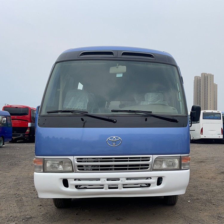 Exigence du client Acheter un Toyota Coaster Bus d'occasion avec 30 sièges et le volant à gauche