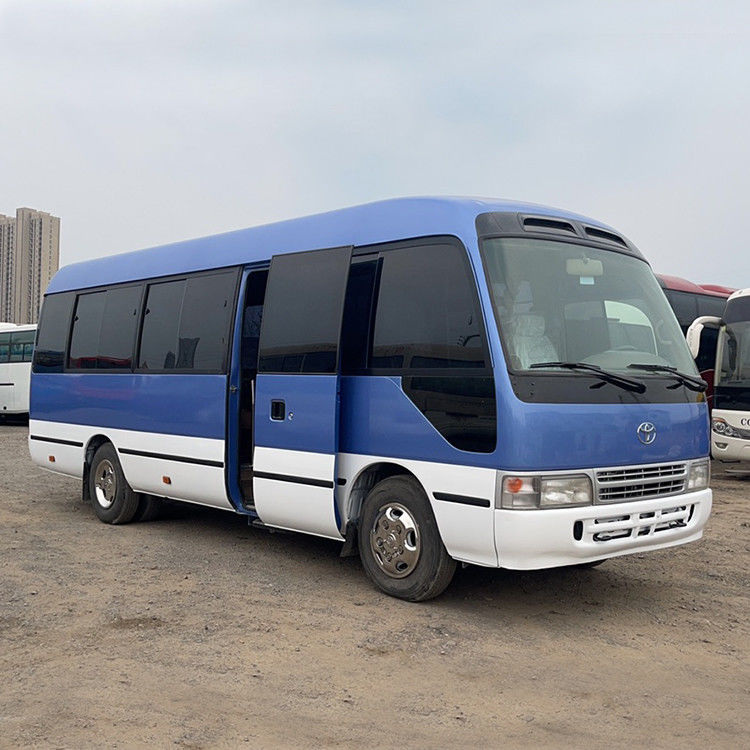 Exigence du client Acheter un Toyota Coaster Bus d'occasion avec 30 sièges et le volant à gauche