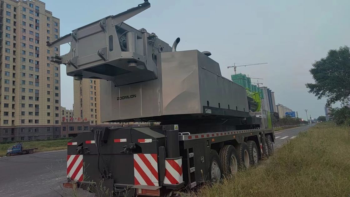 150T Téléscopic Crane Lift Zoomlion Cran Truck avec une capacité de levage maximale de 39,5 M