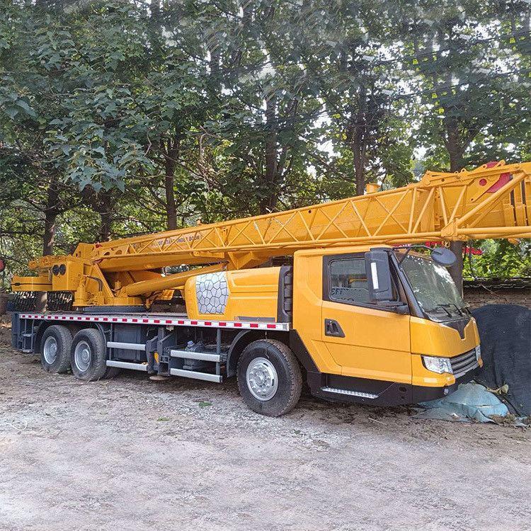 22679.6kg Capacité maximale de levage 10 roues QY25 25t Téléscopique utilisé camion grue à vendre