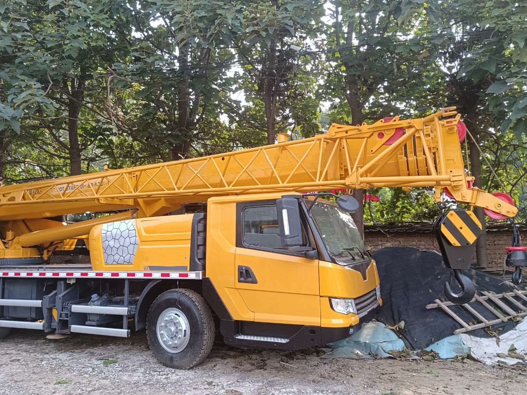 22679.6kg Capacité maximale de levage 10 roues QY25 25t Téléscopique utilisé camion grue à vendre