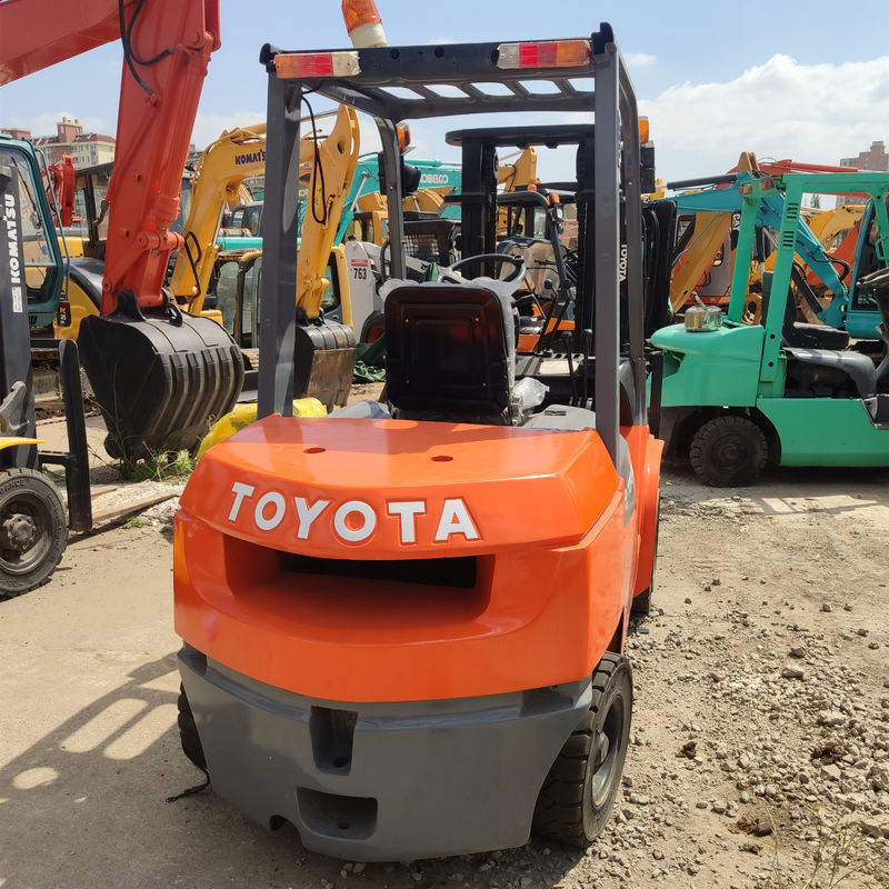 3 tonnes de chariot élévateur diesel Toyota FD30 pour le bâtiment et l'agriculture 2001-4000 heures de travail