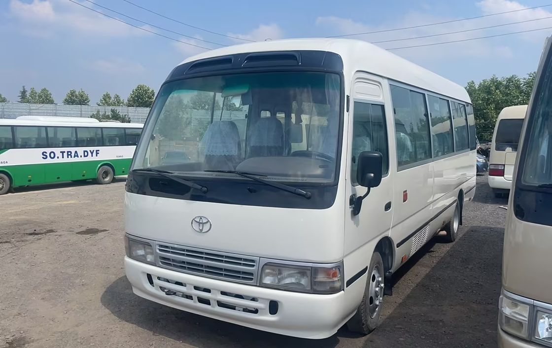 23-30 sièges Toyota Coaster Bus d'occasion avec moteur diesel à un prix abordable et une capacité de sièges