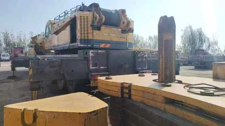 2017 400 tonnes QAY400 Cranes de camions lourds portables Télécopieur élévateur à tige Cranes utilisées