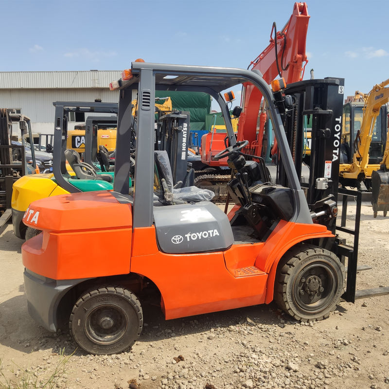 FD30 3 tonnes de chariot élévateur Toyota diesel d'occasion avec 2001-4000 heures de travail et 3450 kg de poids