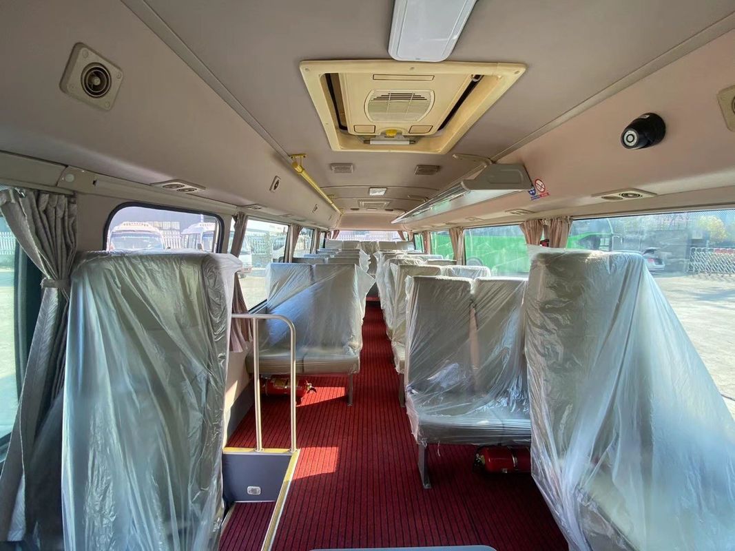 30 sièges 4*2 Toyota Coaster Bus G.V.W 7400kg Utilisé pour le transport de vos passagers