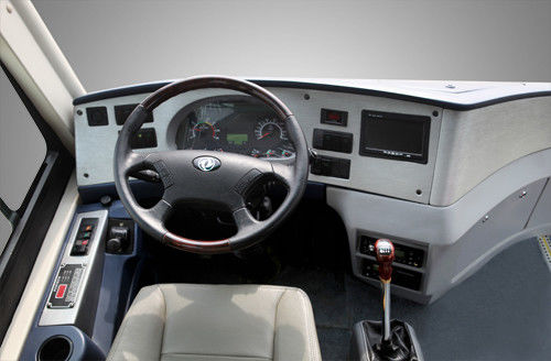 10490mm Longueur Dongfeng Chaolong Lhd 45 sièges Bus de luxe avec moteur diesel
