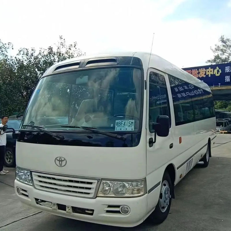 Exigence du client 30 sièges Toyota Coaster Van à gauche Voiture de luxe touristique