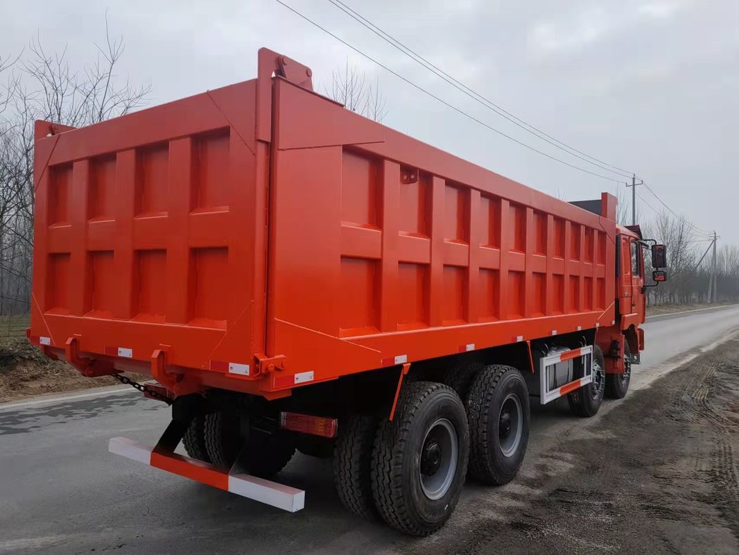 10 Shift vers l'avant utilisé Shacman Howo 8*4 RHD Chariot à décharge lourd