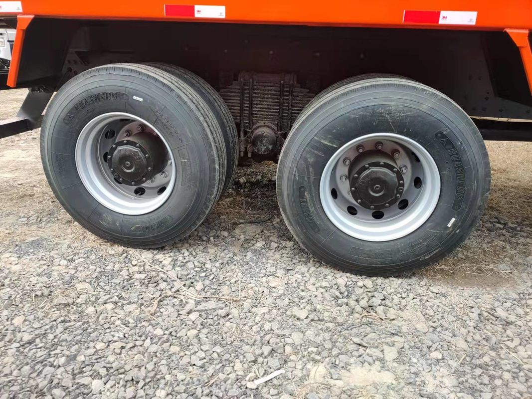 10 Shift vers l'avant utilisé Shacman Howo 8*4 RHD Chariot à décharge lourd