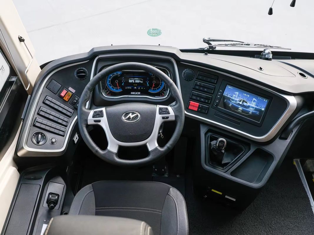 Autobus de 50 places avec moteur à traction gauche de capacité 8L type de carburant garanti Diesel