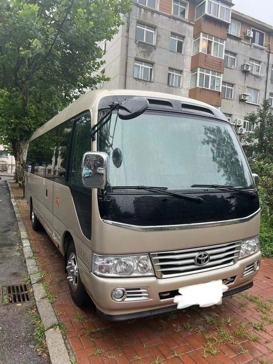 Autobus diesel Toyota 30 places pour les bus de luxe touristiques Norme d'émission Euro 3