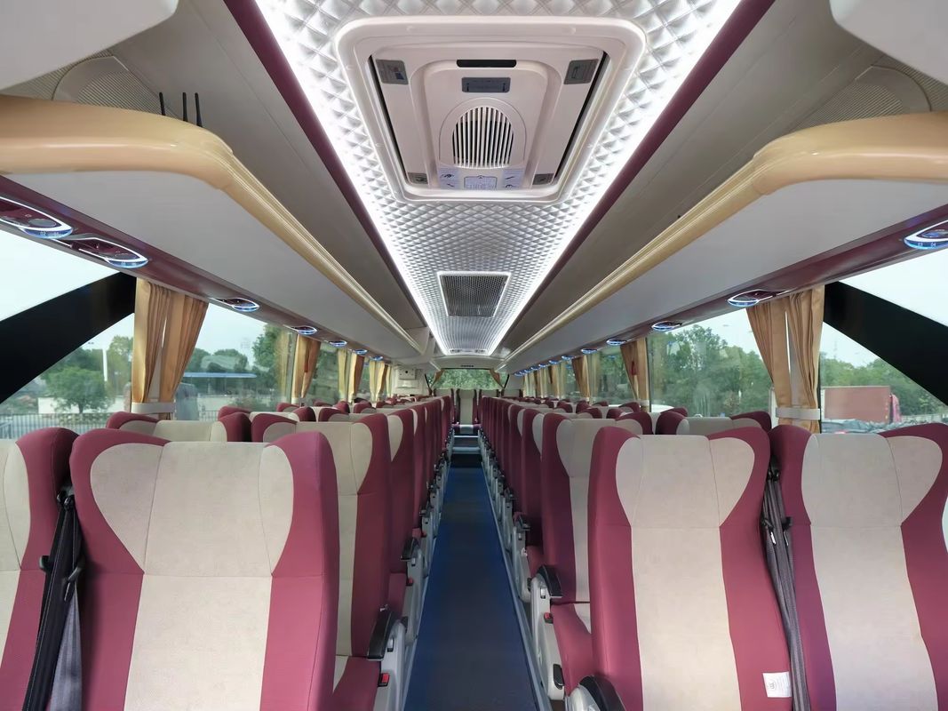 Autobus de 50 places avec moteur à traction gauche de capacité 8L type de carburant garanti Diesel