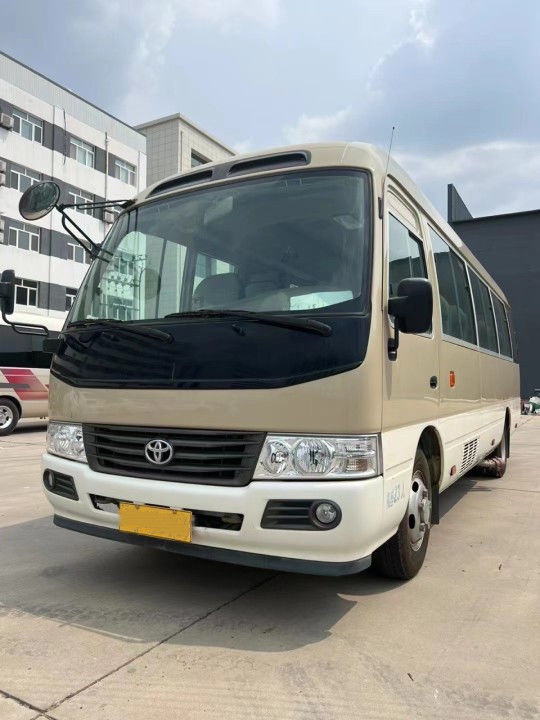 Euro 3 émission standard de diesel carburant Toyota Coaster Bus avec utilisé 30 sièges 25 sièges
