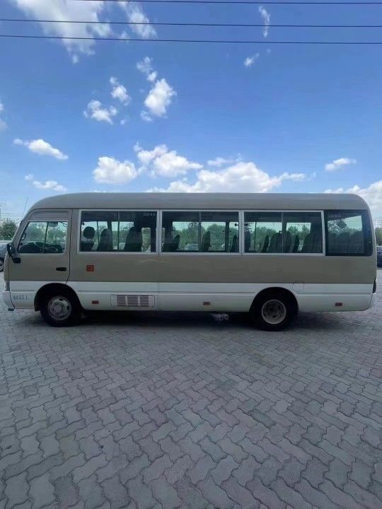Euro 3 émission standard de diesel carburant Toyota Coaster Bus avec utilisé 30 sièges 25 sièges