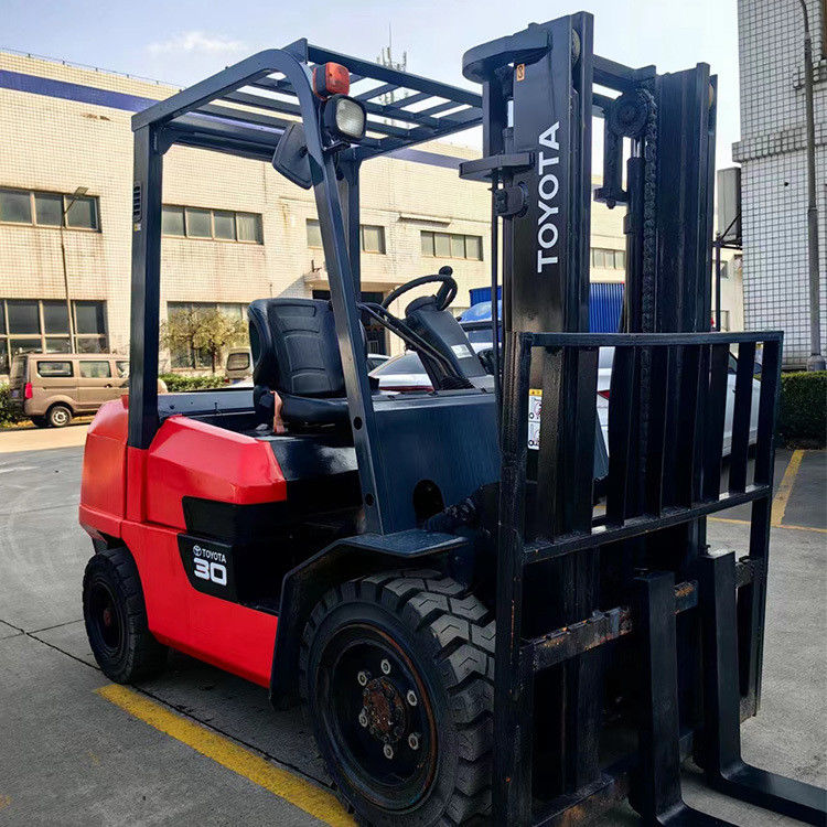 Toyota Forklift FD30 3 tonnes diesel utilisé avec couleur originale