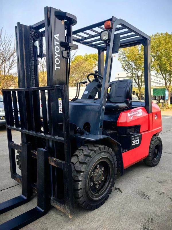 Toyota Forklift FD30 3 tonnes diesel utilisé avec couleur originale