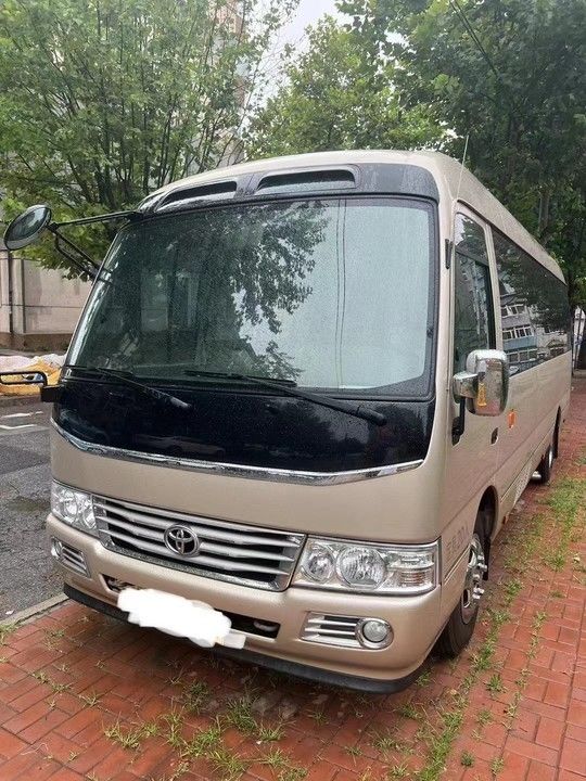 Autobus touristique de luxe Euro 3 Norme d'émission 2020 Toyota Coaster 30 places Autobus touristique