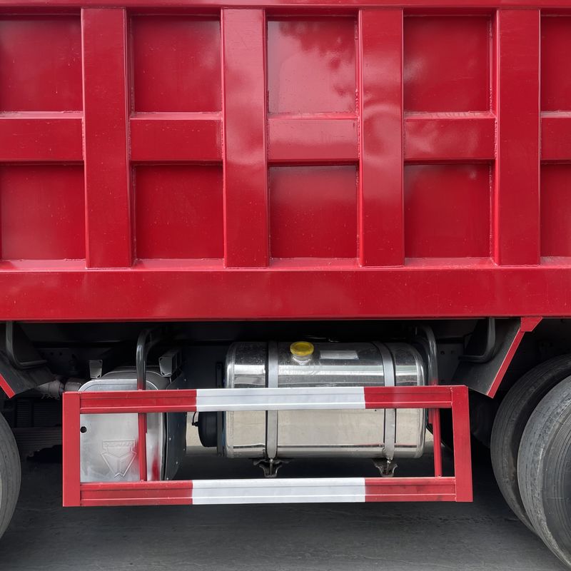 Toupant maximal 1500-2000Nm SINO TRUCK utilisé HOWO 8*4 Truck à décharge lourde