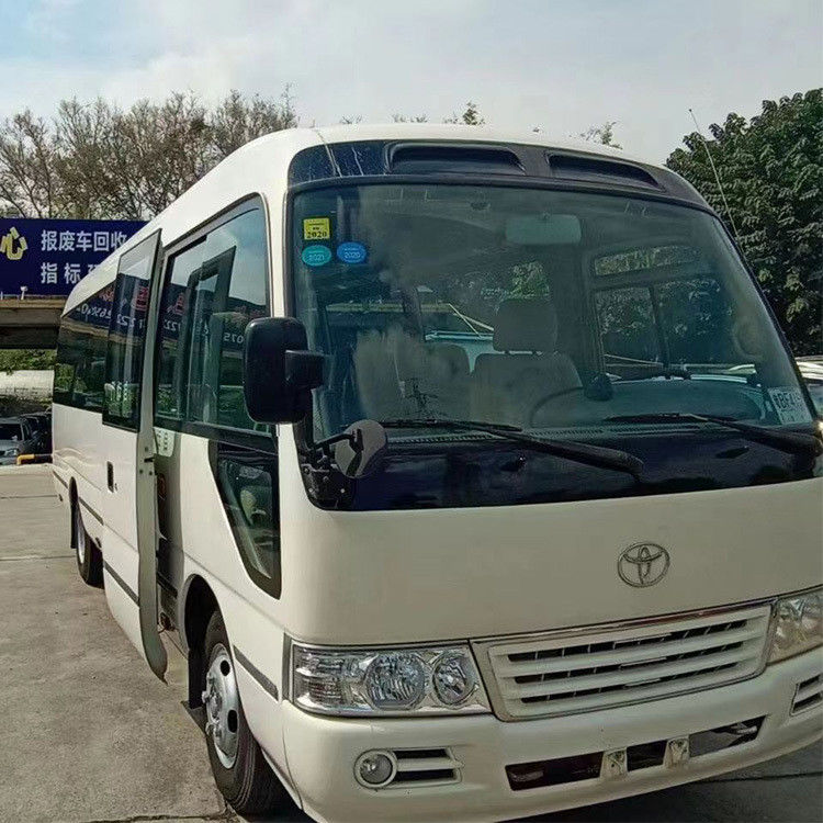 Autobus de 24 places Toyota Coaster Bus au Japon Style confortable 7005*2040*2785mm