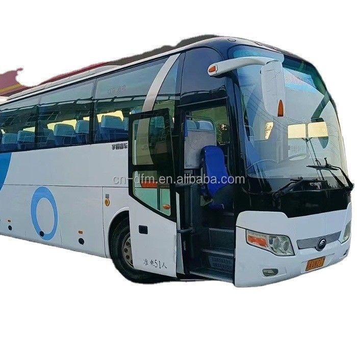 Autobus de 57 places avec un moteur de 6 à 8 litres, en bon état