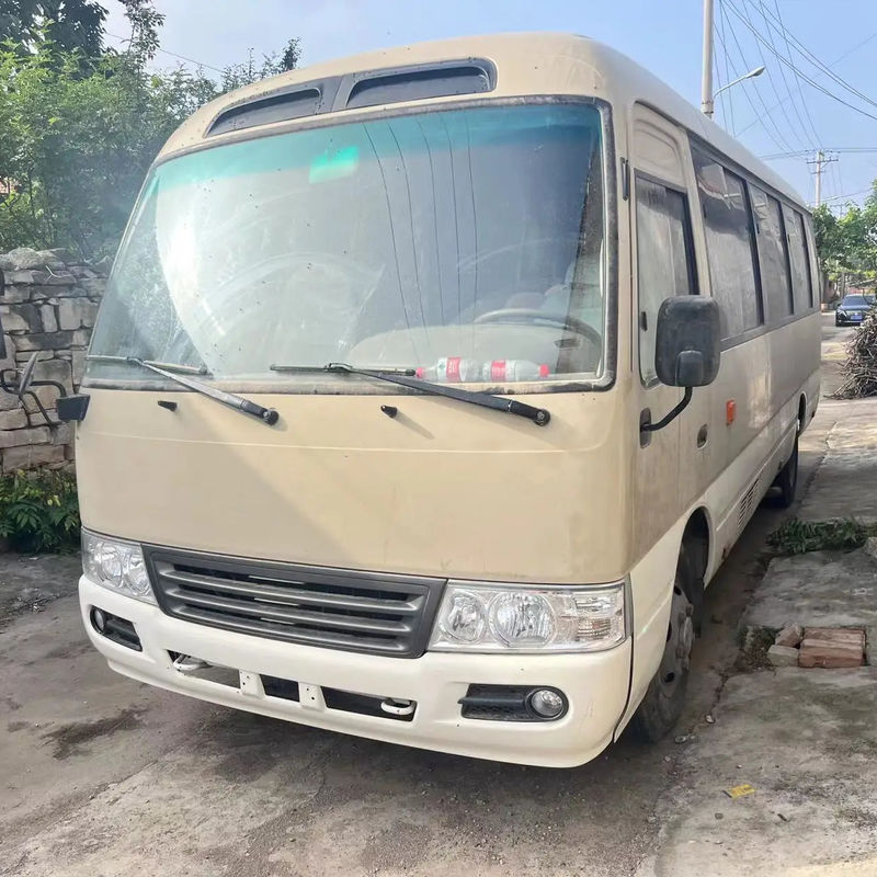 Le Toyota Coaster 30 places à prix abordable est un bus d'occasion de 2020 avec une capacité de moteur de 4 litres.