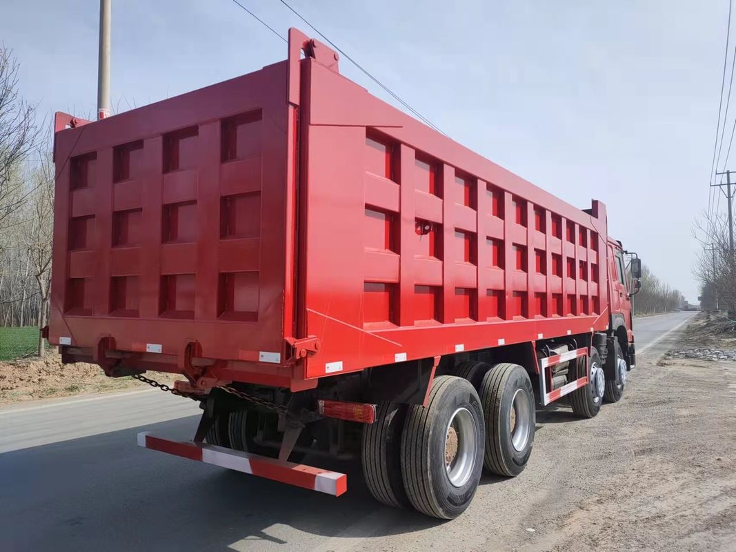 SINO 8*4 Chariot à décharge lourd Chariot à décharge LHD Capacité de charge 11 20T Capacité du moteur 8L