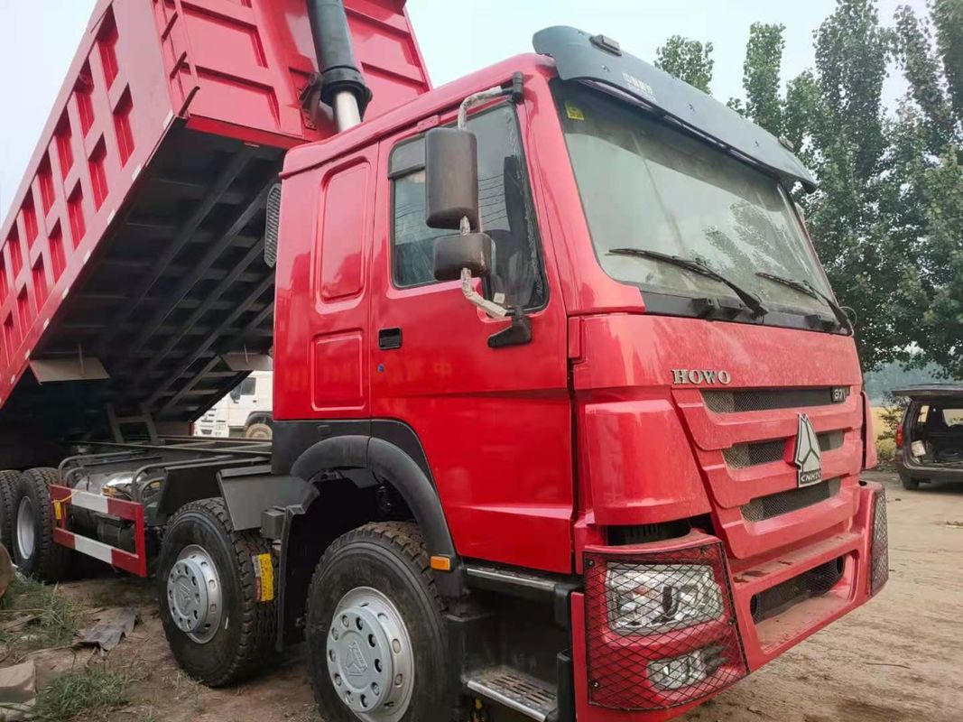 SINO 8*4 Chariot à décharge lourd Chariot à décharge LHD Capacité de charge 11 20T Capacité du moteur 8L