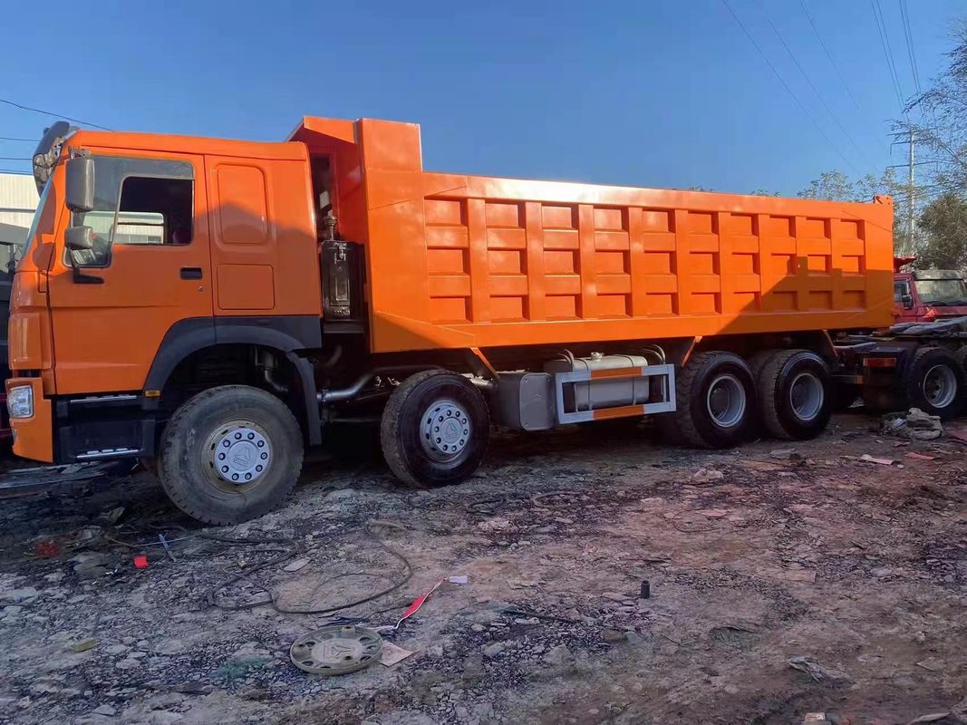 16 Numéro de pneu LHD SINO Camion de décharge d'occasion HOWO 8X4 Camion à décharge lourde avec boîte de vitesses HW