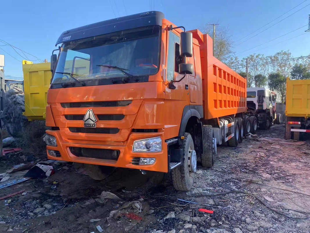 16 Numéro de pneu LHD SINO Camion de décharge d'occasion HOWO 8X4 Camion à décharge lourde avec boîte de vitesses HW