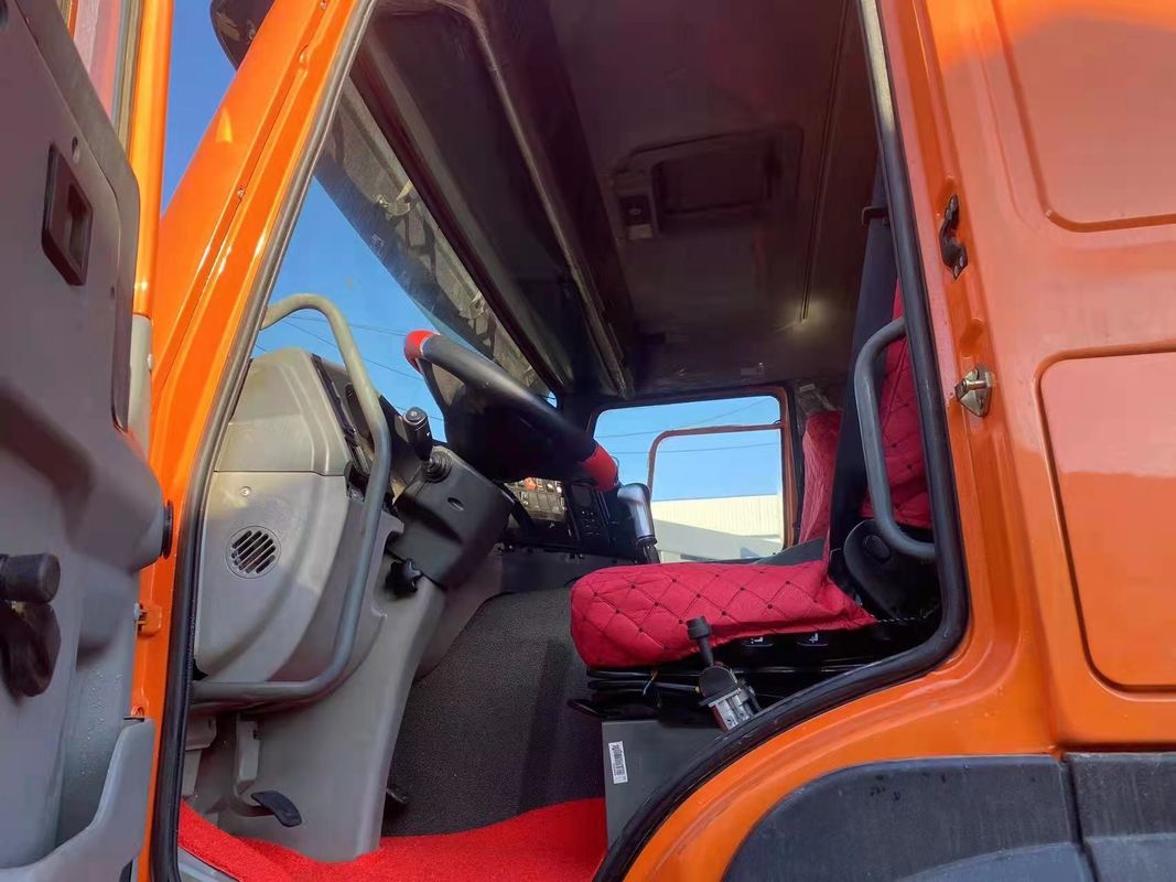 16 Numéro de pneu LHD SINO Camion de décharge d'occasion HOWO 8X4 Camion à décharge lourde avec boîte de vitesses HW