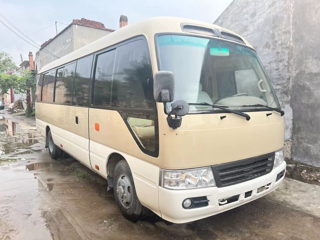 Capacité du moteur 4L Toyota Coaster 30 places à gauche LHD Autobus d'occasion pour touristes