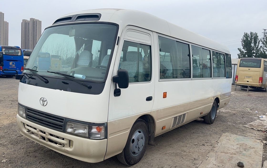 2022 Toyota Coaster Bus 30 places avec le volant gauche et le type de carburant diesel