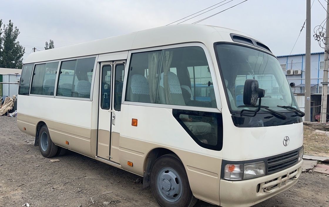 2022 Toyota Coaster Bus 30 places avec le volant gauche et le type de carburant diesel