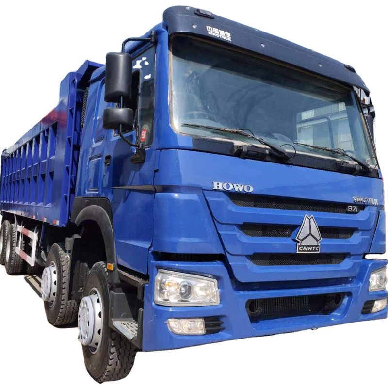 7300*2300*1500 Réservoir de chargement utilisé HOWO 8X4 Camion-déchargeur lourd RHD Camion-déchargeur diesel