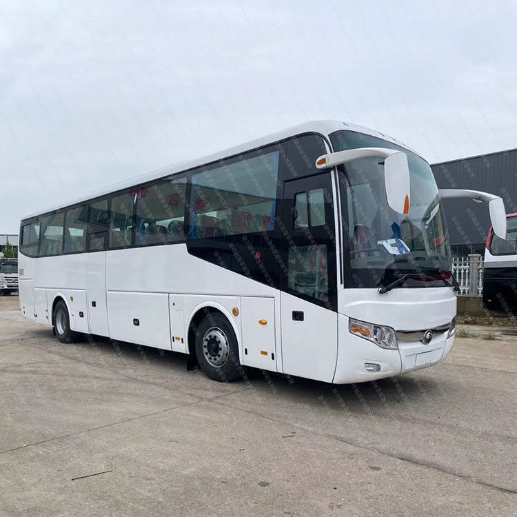 Autobus d'occasion LHD de luxe en bon état avec 50 places et efficacité en carburant diesel