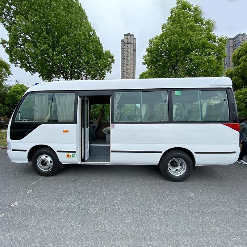 16-30 sièges Toyota Coaster Bus À gauche et à droite Minibus