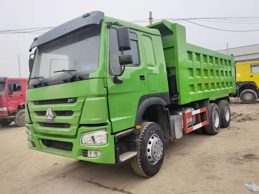 LHD SINO TRUCK HOWO 371HP 6x4 Poids lourd utilisé pour 2 passagers