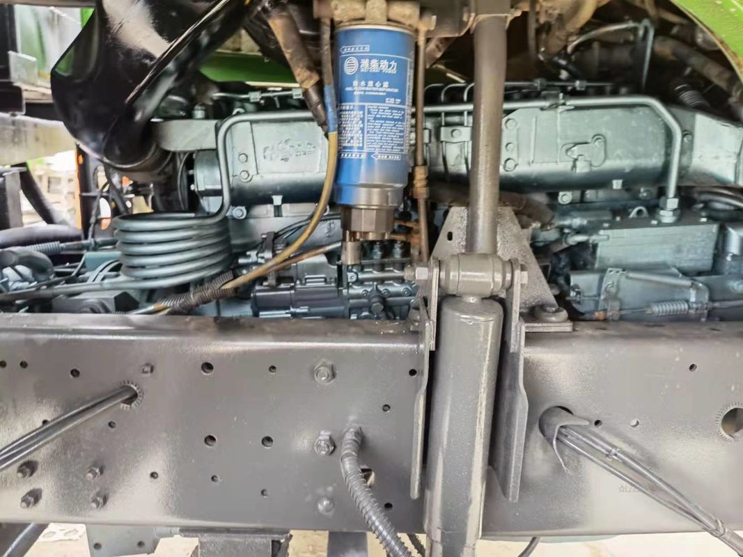 LHD SINO TRUCK HOWO 371HP 6x4 Poids lourd utilisé pour 2 passagers