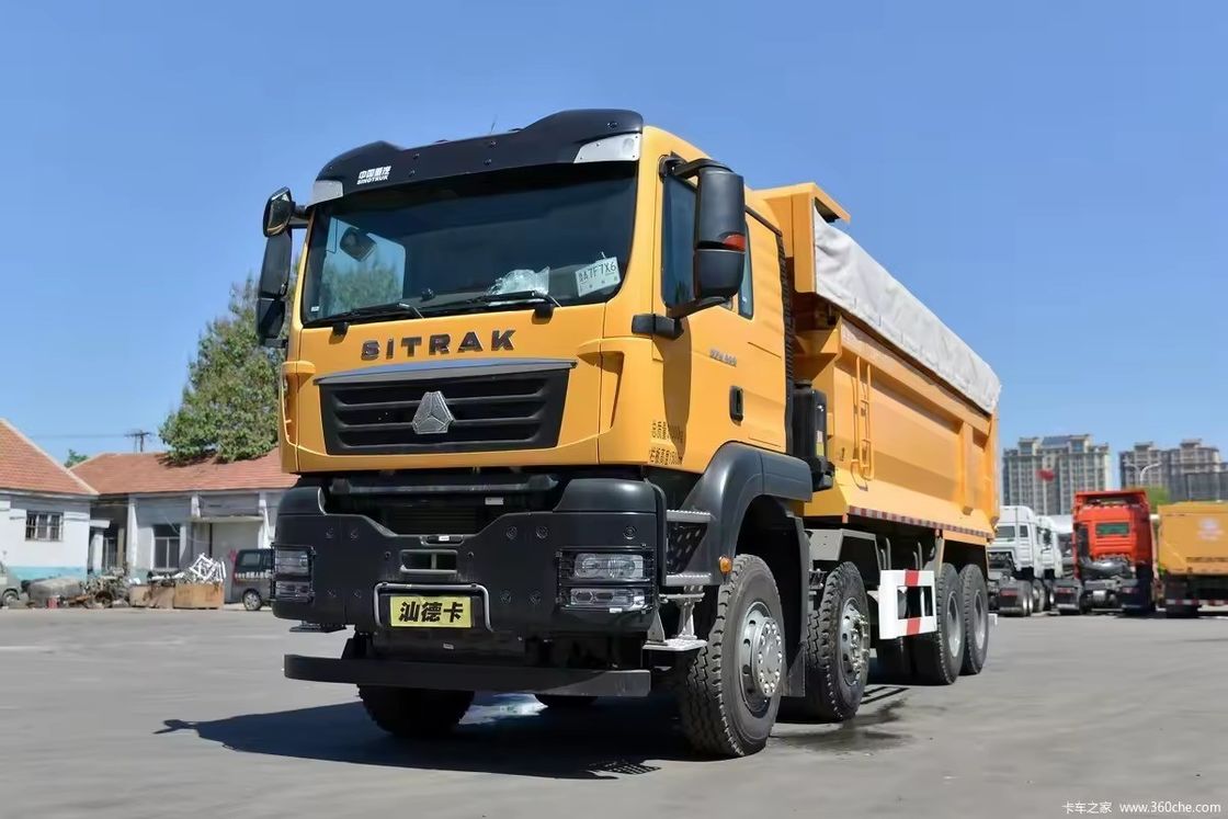 SINOTRUCK 400HP 8*4 Camion à décharge lourd avec 2 passagers et caméra arrière 360°