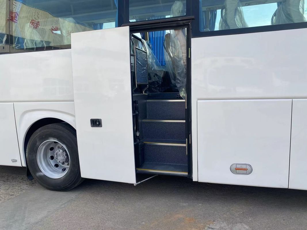 Autobus diesel d'occasion de 50 places pour usines et écoles Boîte de vitesses manuelle
